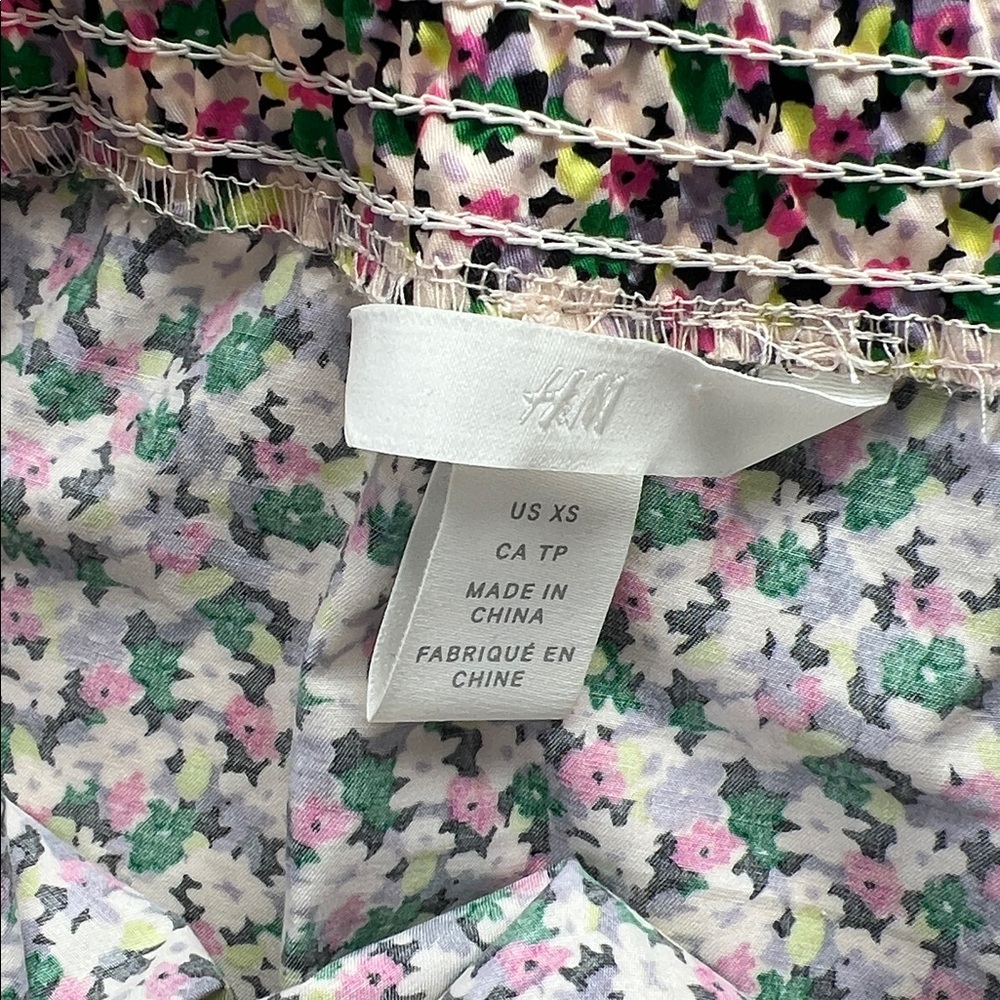 New H&M Smocked Multicolor Floral Square Neckline 3/4 Puff Sleeve Blouse XS - Picture 5 of 6